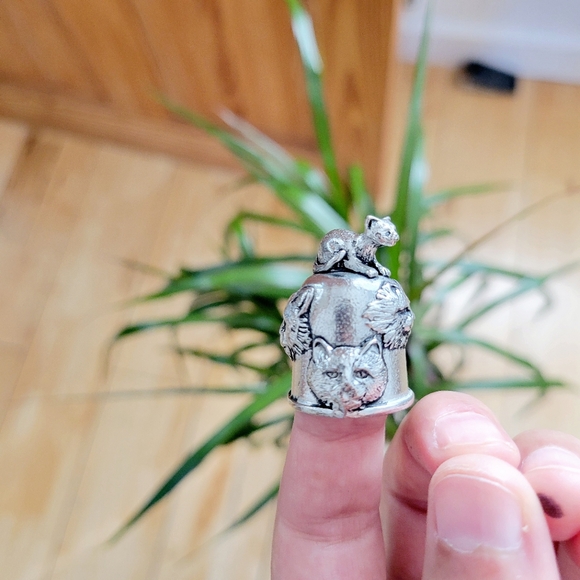 *RARE* Vintage Cat Thimble - Picture 11 of 12